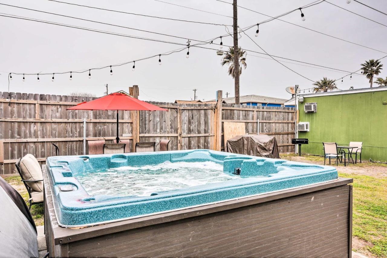 Beautiful Galveston Apt With Deck Less Than 3 Mi To Dtwn! エクステリア 写真