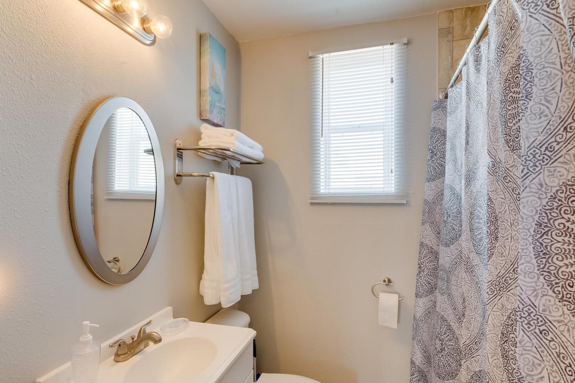 Beautiful Galveston Apt With Deck Less Than 3 Mi To Dtwn! エクステリア 写真