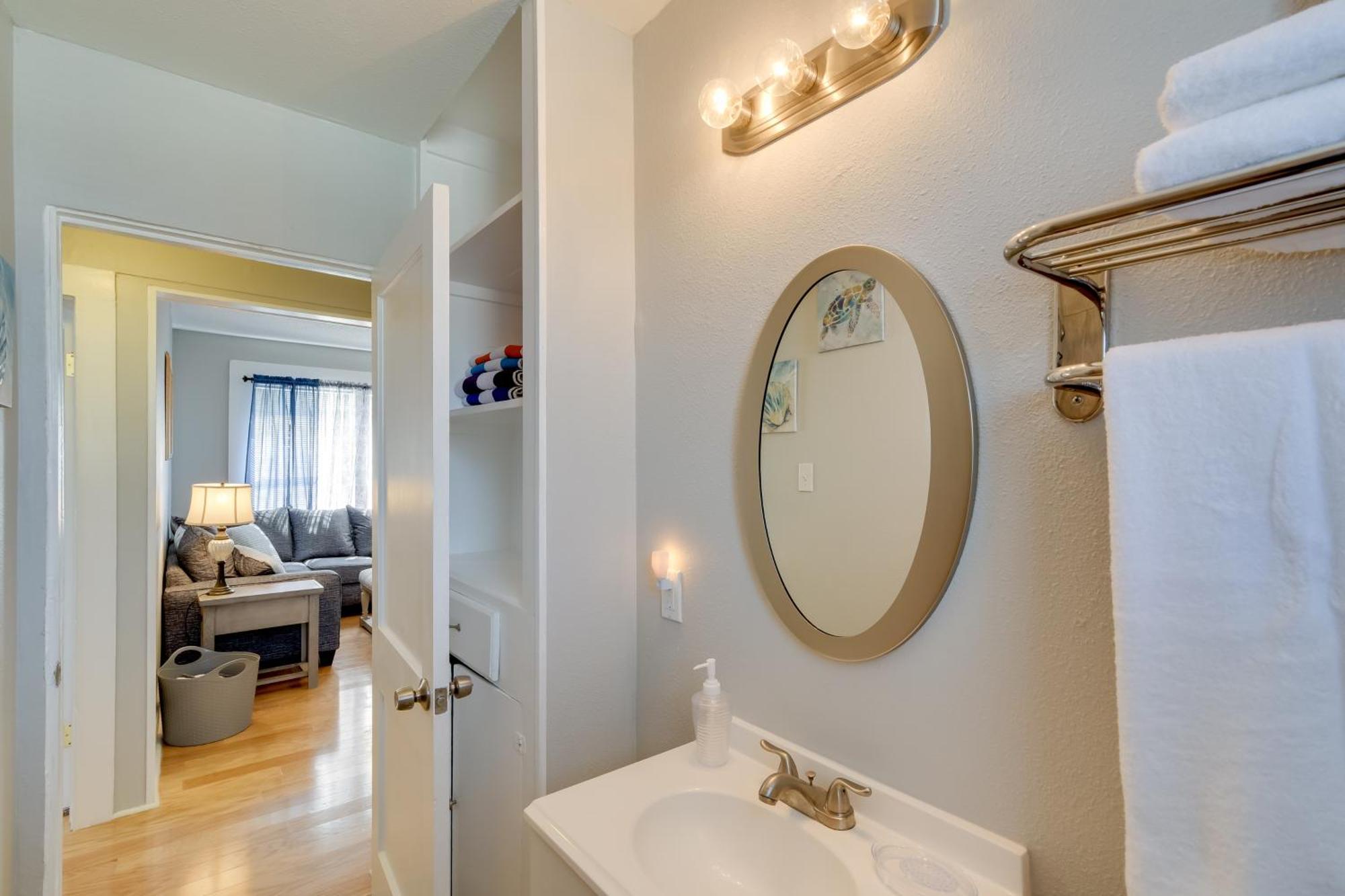 Beautiful Galveston Apt With Deck Less Than 3 Mi To Dtwn! エクステリア 写真