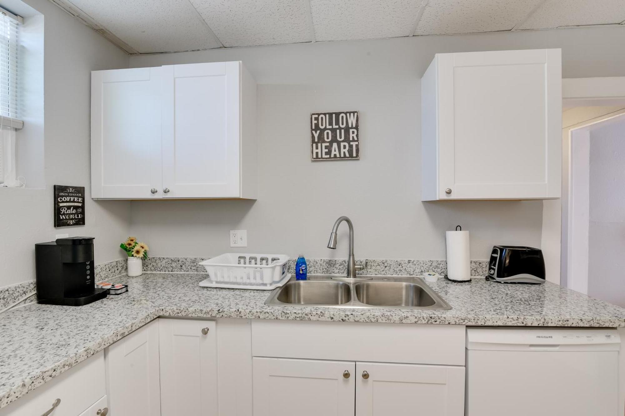 Beautiful Galveston Apt With Deck Less Than 3 Mi To Dtwn! エクステリア 写真